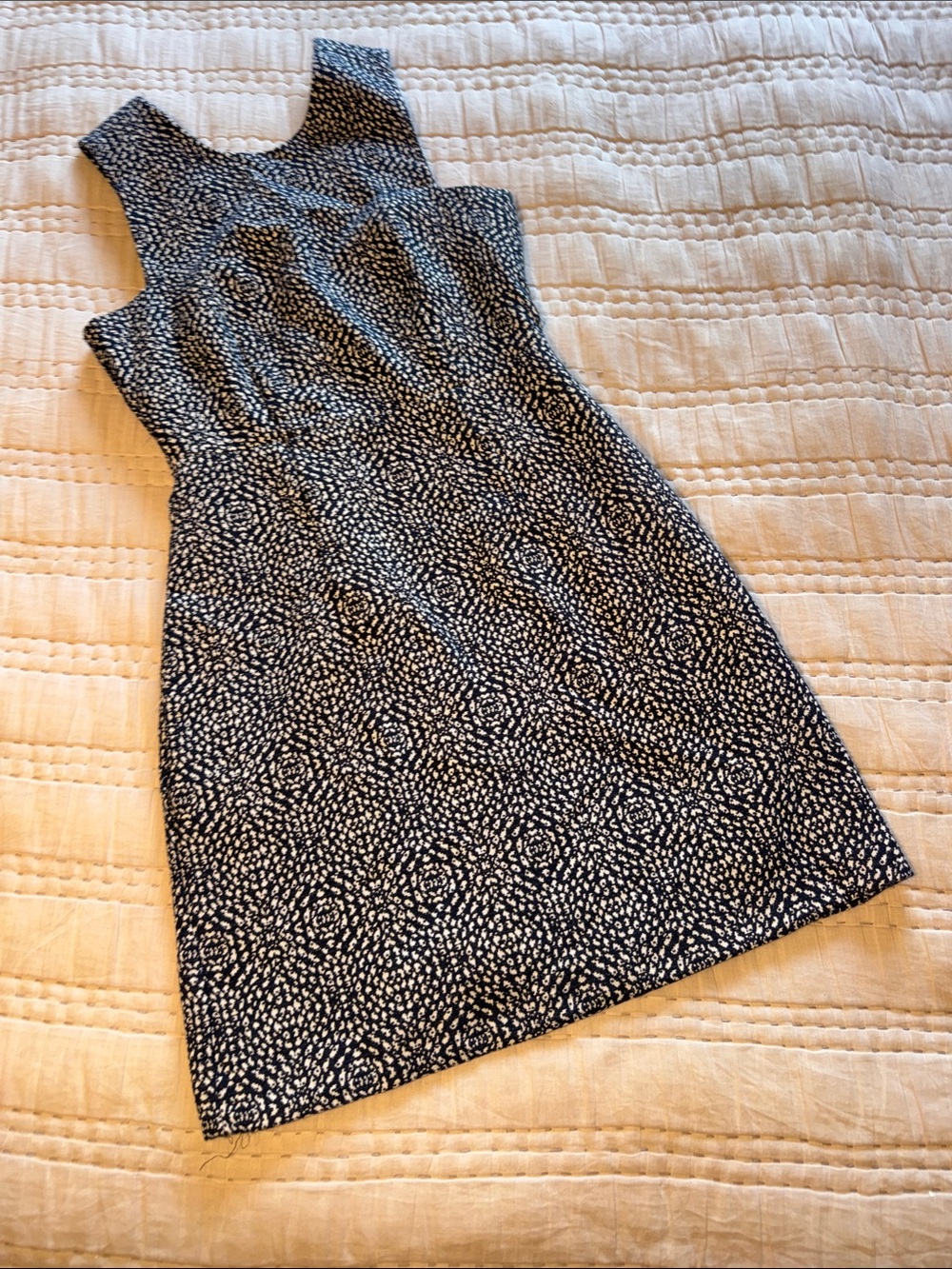 Sleeveless Navy Blur and White Patterned Sheath Dress